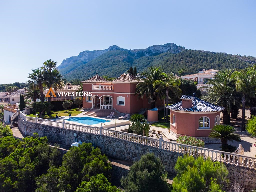 Villa met fascinerend uitzicht op de zee en de Montgó, Dénia