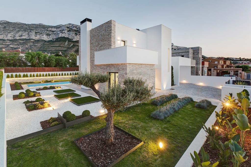 Moderne Villa von Vives Pons in Dénia gebaut