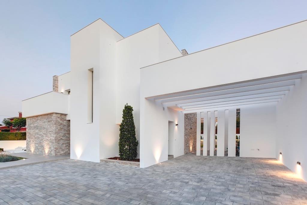 Moderne Villa von Vives Pons in Dénia gebaut
