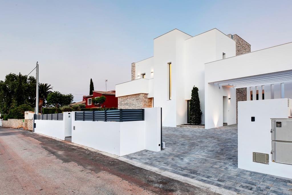 Moderne villa gebouwd door Vives Pons in Dénia