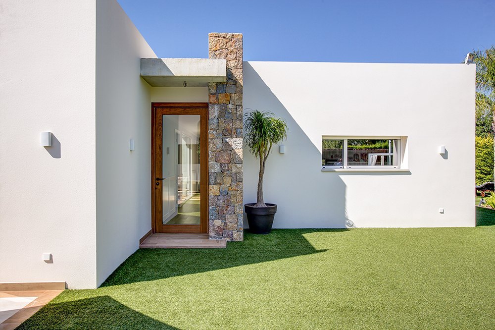 Modern villa built by Vives Pons Homes