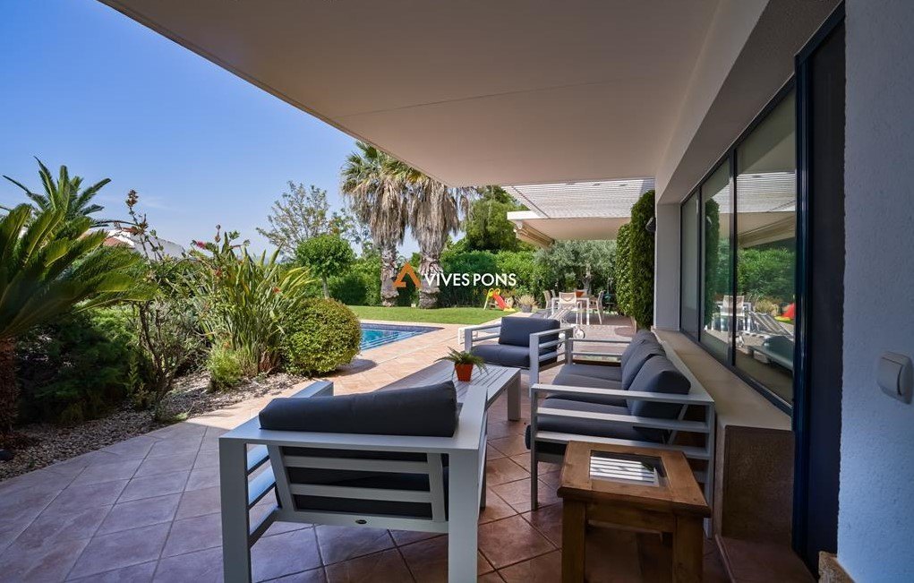 Modern villa excellently located at the foot of montgó, Jávea