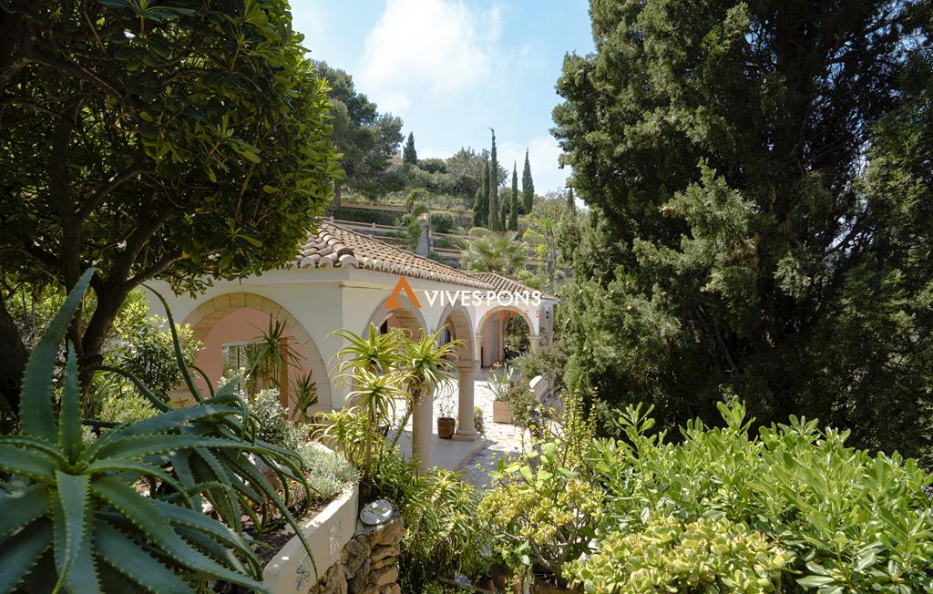 Villa mit Meerblick, Gästehaus und großem Garten, in Las Rotas, Dénia