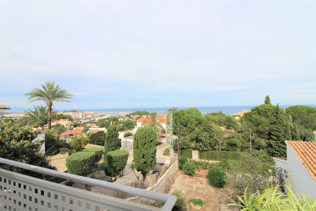 Villa with sea views in Dénia