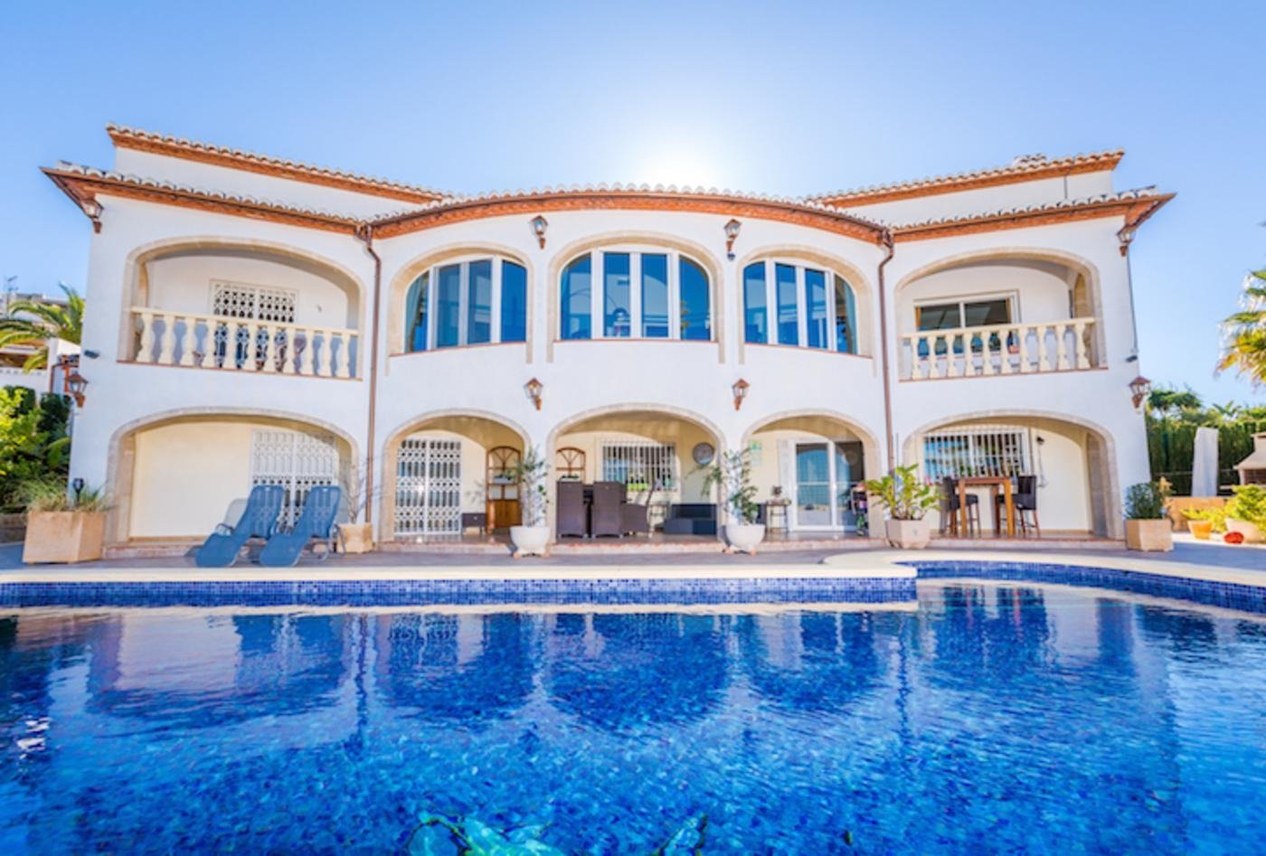 Villa mediterránea con preciosas vistas al mar, en Jávea