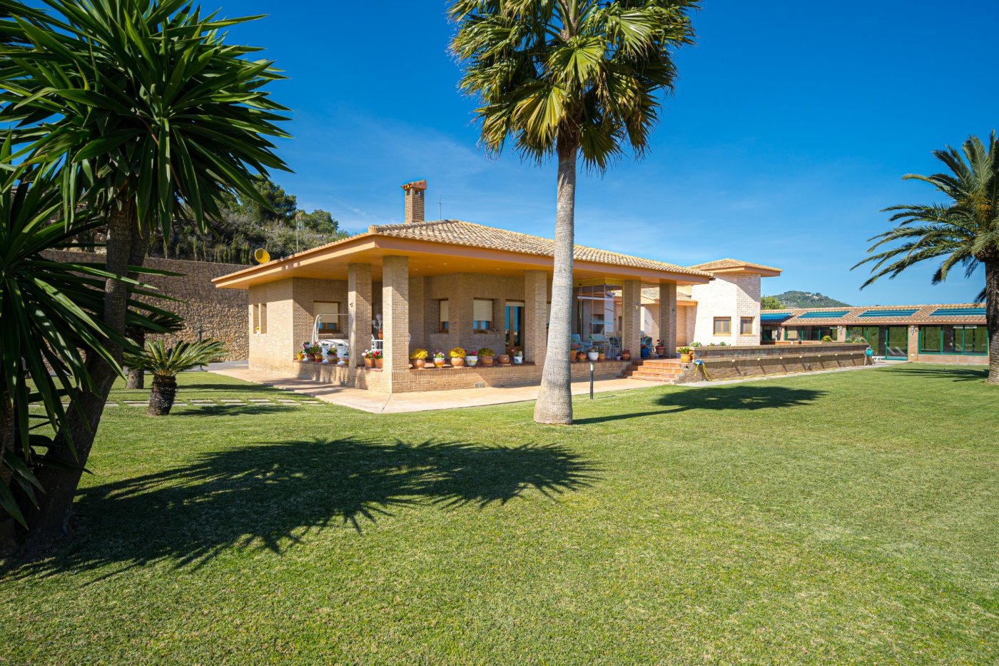Villa mit weitläufigem Grundstück und Meerblick, Calpe