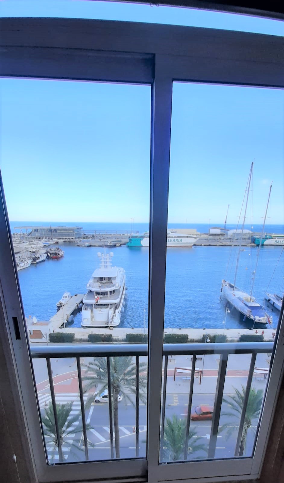 Apartamento con vistas despejadas al puerto, en el centro de Dénia