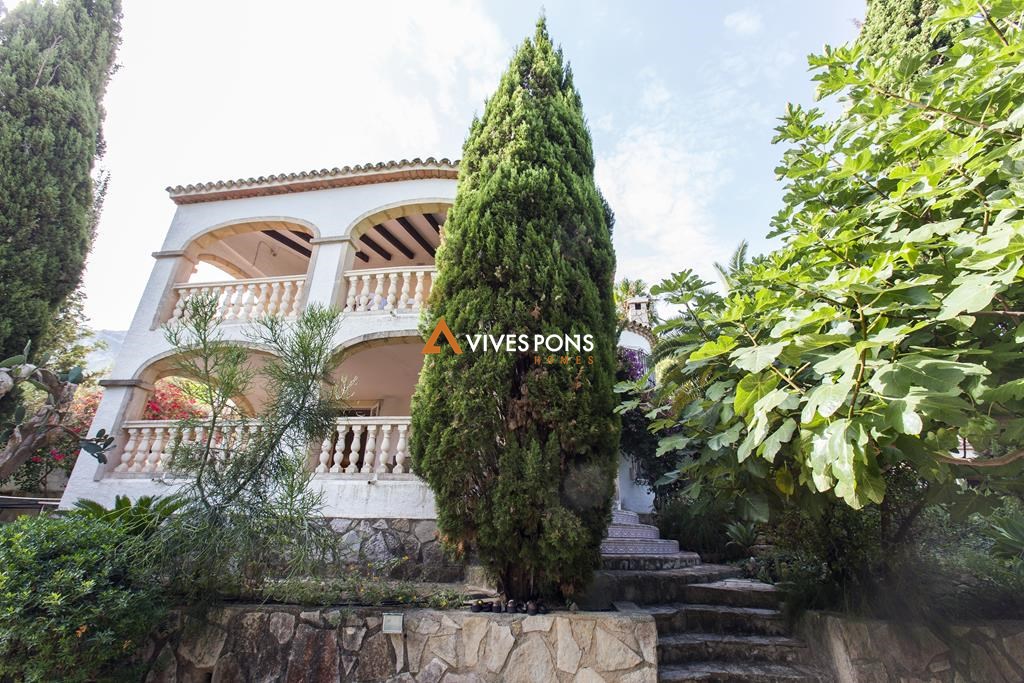Villa avec cinq chambres et studio indépendant