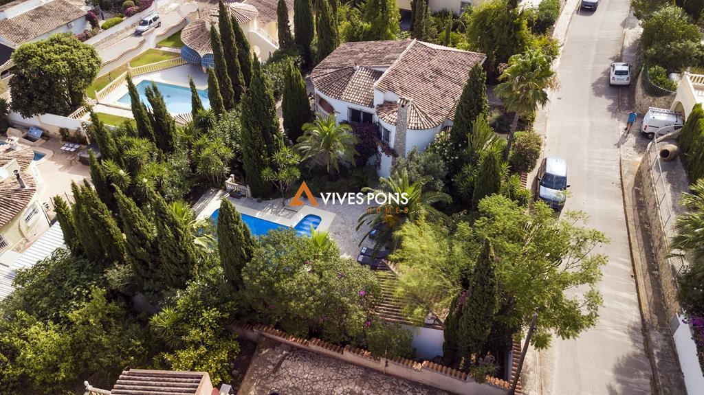 Villa met vijf slaapkamers en onafhankelijke studio